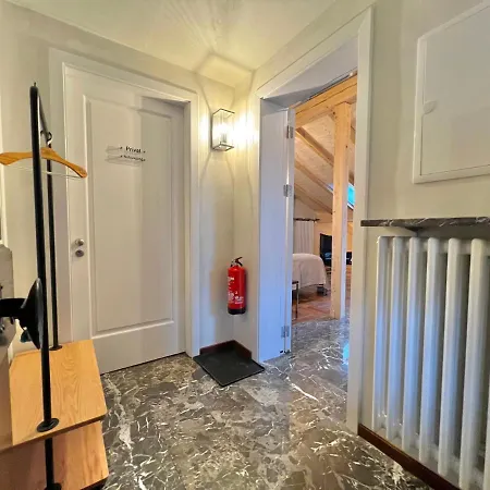 Haus Am Berg, 954 Hm, 82493 Klais * Krün