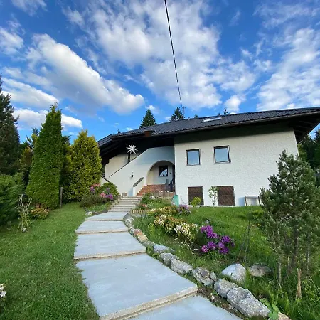 Haus Am Berg, 954 Hm, 82493 Klais Апартаменты *