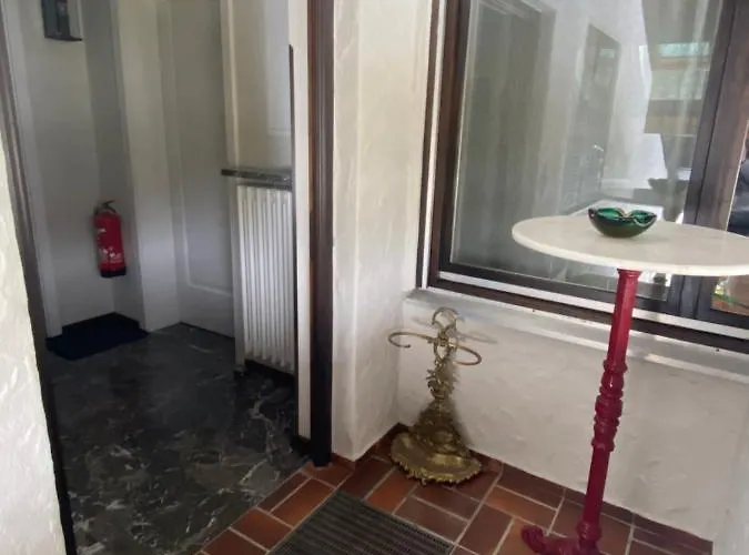 Haus Am Berg, 954 Hm, 82493 Klais * Krün