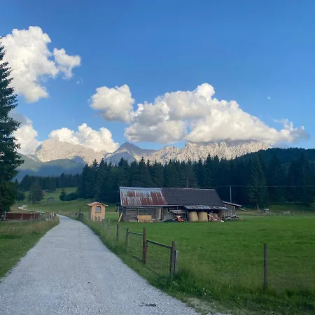 Apartment Haus Am Berg, 954 Hm, 82493 Klais *