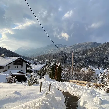 Haus Am Berg, 954 Hm, 82493 Klais Appartement