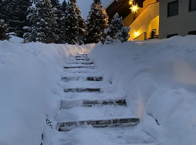 Haus Am Berg, 954 Hm, 82493 Klais *
